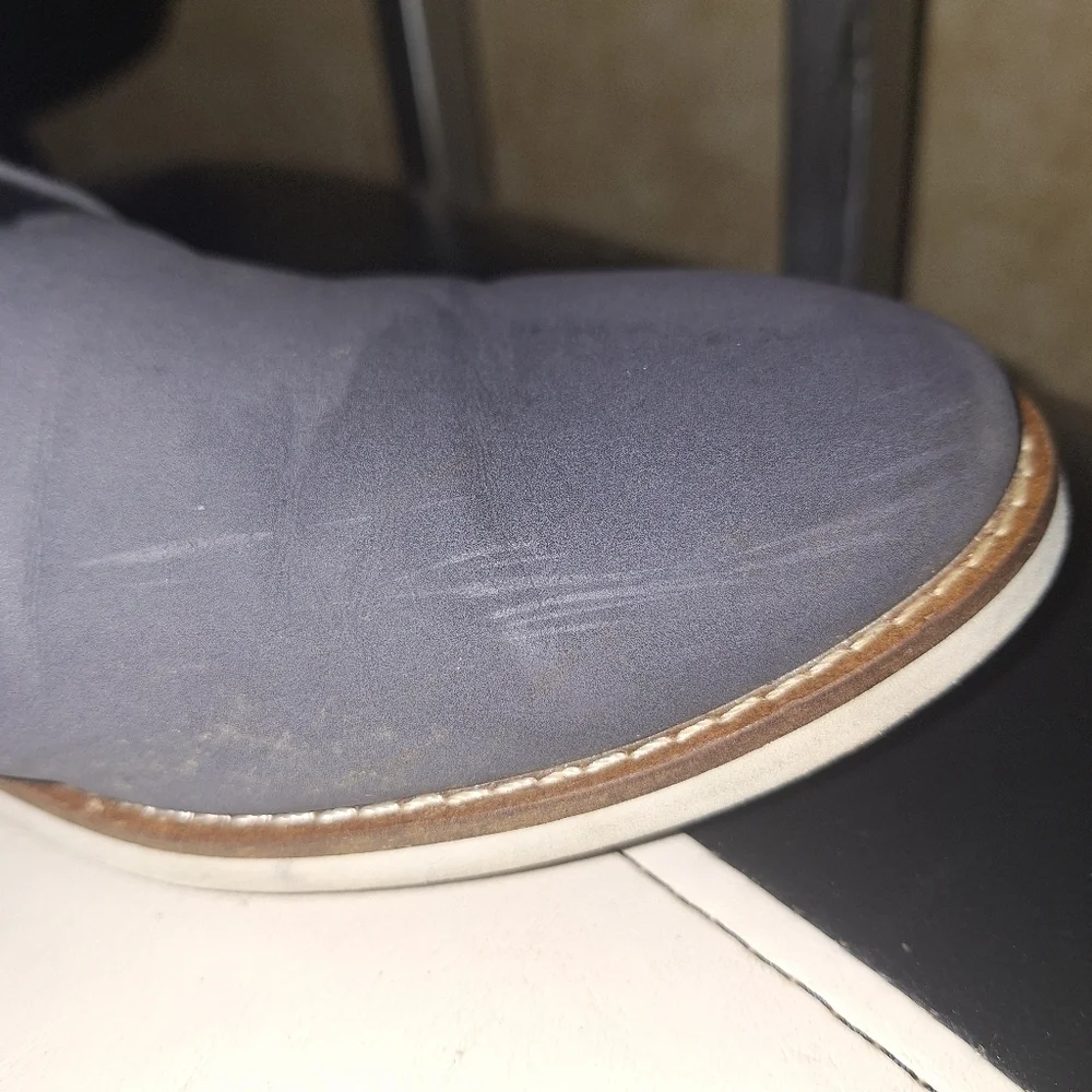 Calvin Klein Men's Gray Lace-Up Butter Soft Shoes In A Size 9M. Office, Casual